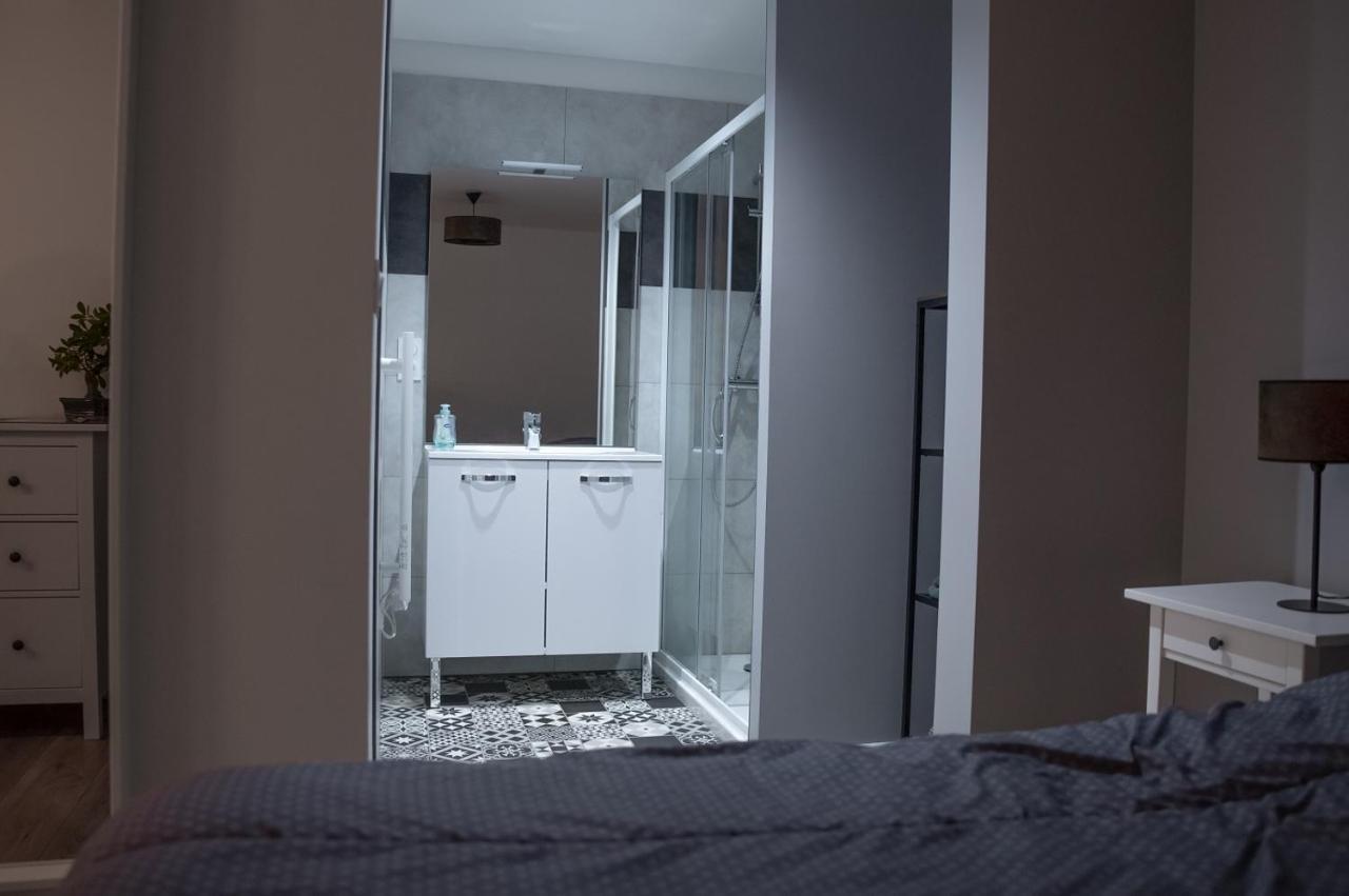 Cosy Et Moderne En Centre Ville, Fibre Haut Debit Ernee Екстер'єр фото
